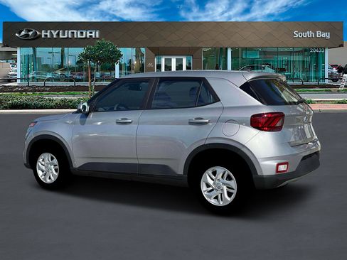 New 2026 Hyundai Venue SE image 4