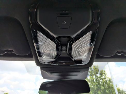 Used 2025 BMW X6 M60i AWD/4WD image 32
