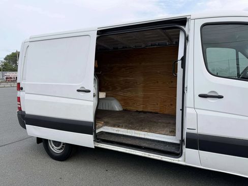 Used 2016 Mercedes-Benz Sprinter 2500 image 23