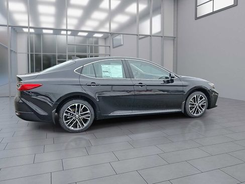 New 2026 Toyota Camry XLE image 7