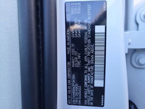 Used 2023 Volvo XC60 T8 Plus image 31