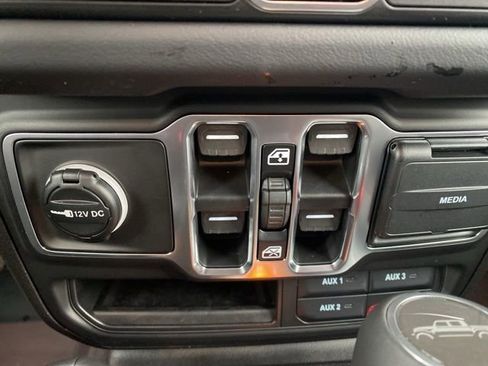 New 2026 Jeep Gladiator Sport AWD/4WD image 27