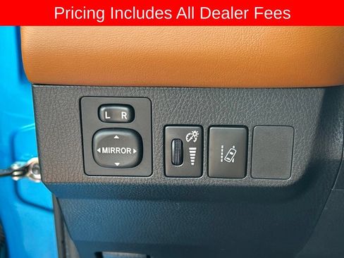 Used 2016 Toyota RAV4 Limited AWD/4WD image 7