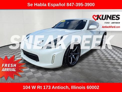 Used 2014 Nissan 370Z Touring RWD image 3