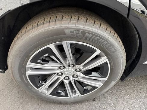 Used 2025 Cadillac Lyriq Luxury AWD/4WD image 6