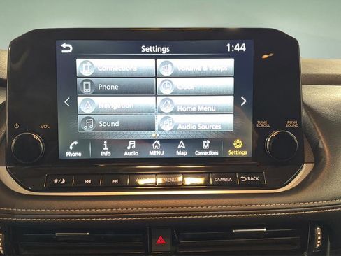 Used 2022 Nissan Rogue Platinum w/ Head-Up Display Package image 25