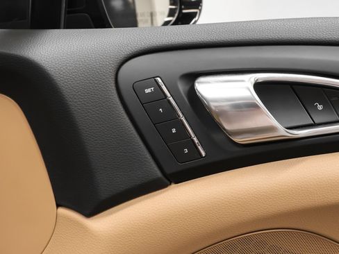 Certified 2015 Porsche Cayenne Diesel AWD/4WD image 20