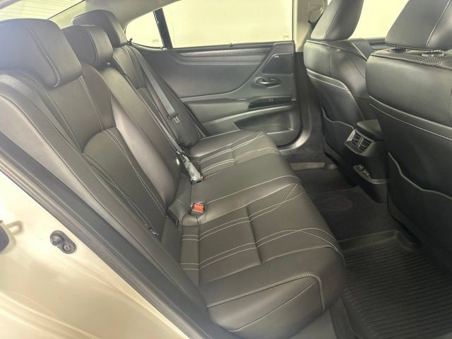 Used 2023 Lexus ES 350 Ultra Luxury w/ Accessory Package (Z2) FWD image 32