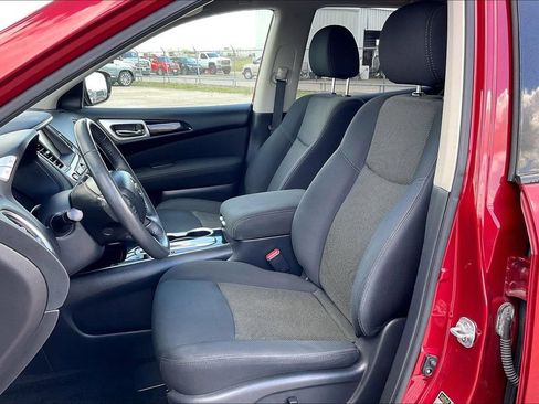 Used 2017 Nissan Pathfinder SV FWD image 18