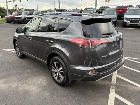 Used 2018 Toyota RAV4 XLE AWD/4WD image 5