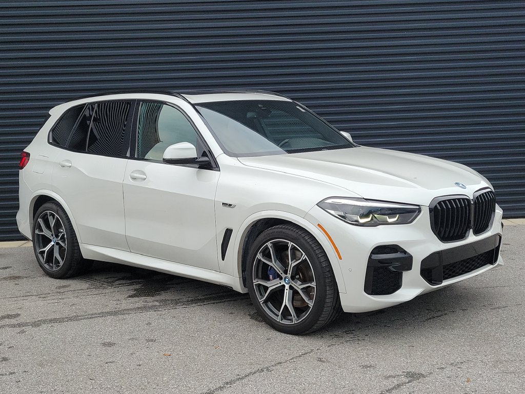 Used 2022 BMW X5 xDrive45e w/ M Sport Package AWD/4WD image 9