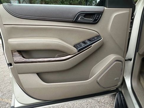 Used 2017 GMC Yukon XL SLE w/ SLE Value Package image 46