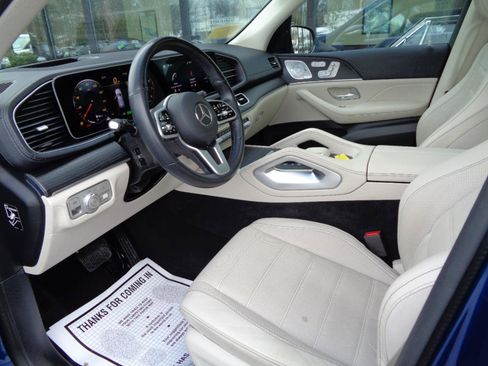Used 2021 Mercedes-Benz GLE 450 4MATIC w/ AMG Line Exterior image 8