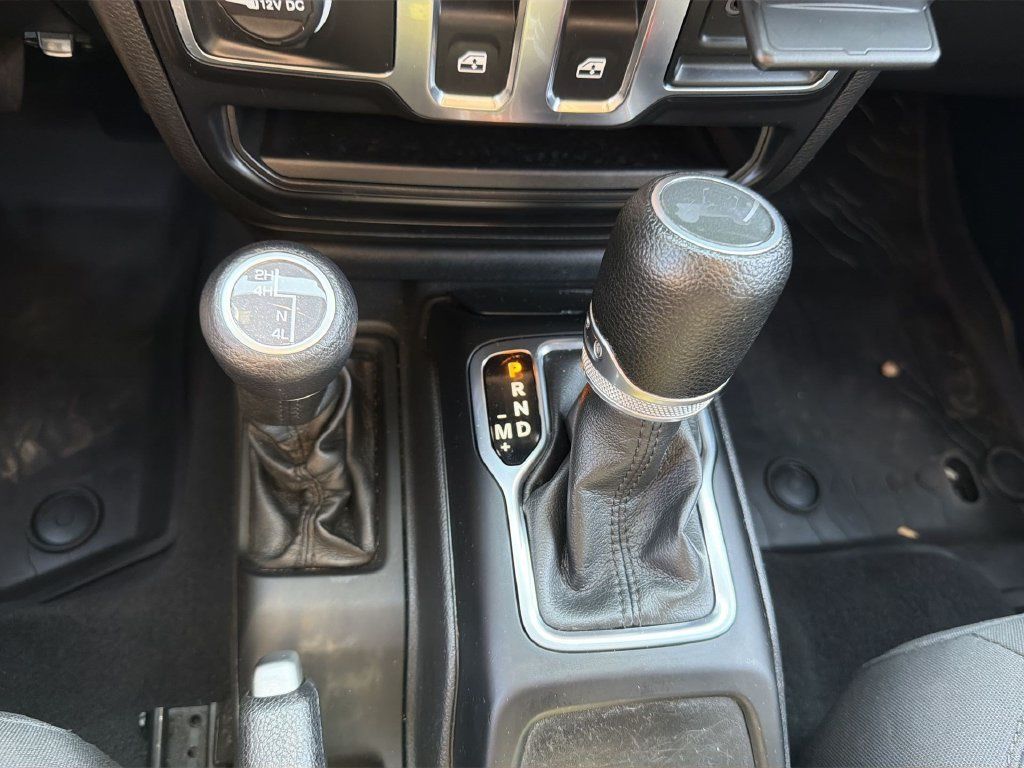 Used 2022 Jeep Wrangler Sport AWD/4WD image 17