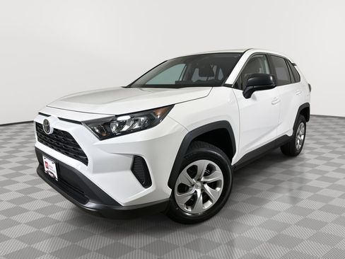 Used 2022 Toyota RAV4 LE image 1