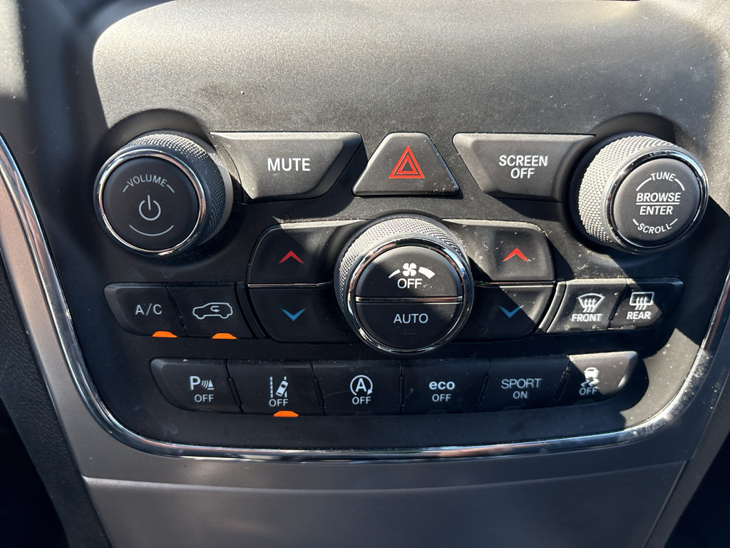 Used 2021 Jeep Grand Cherokee Laredo AWD/4WD image 22