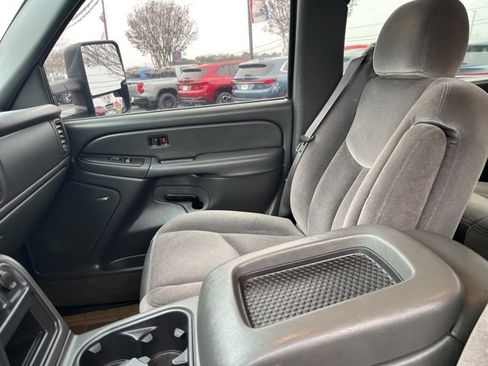 Used 2005 GMC Sierra 1500 SLE w/ Off-Road Package image 10