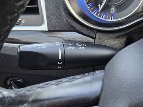 Used 2019 Chrysler 300 Touring L w/ Quick Order Package 22F image 28