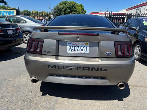 Used 2001 Ford Mustang GT RWD image 5