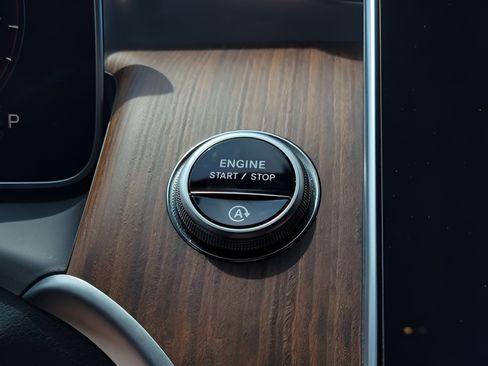 Certified 2026 Mercedes-Benz GLC 300 image 28