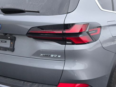 Used 2025 BMW X5 xDrive50e image 11