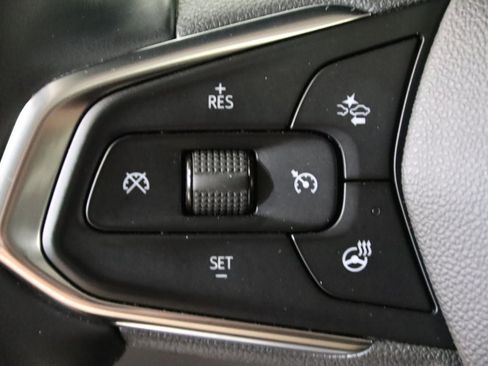 Used 2025 Chevrolet Trax ACTIV w/ Sunroof Package FWD image 16