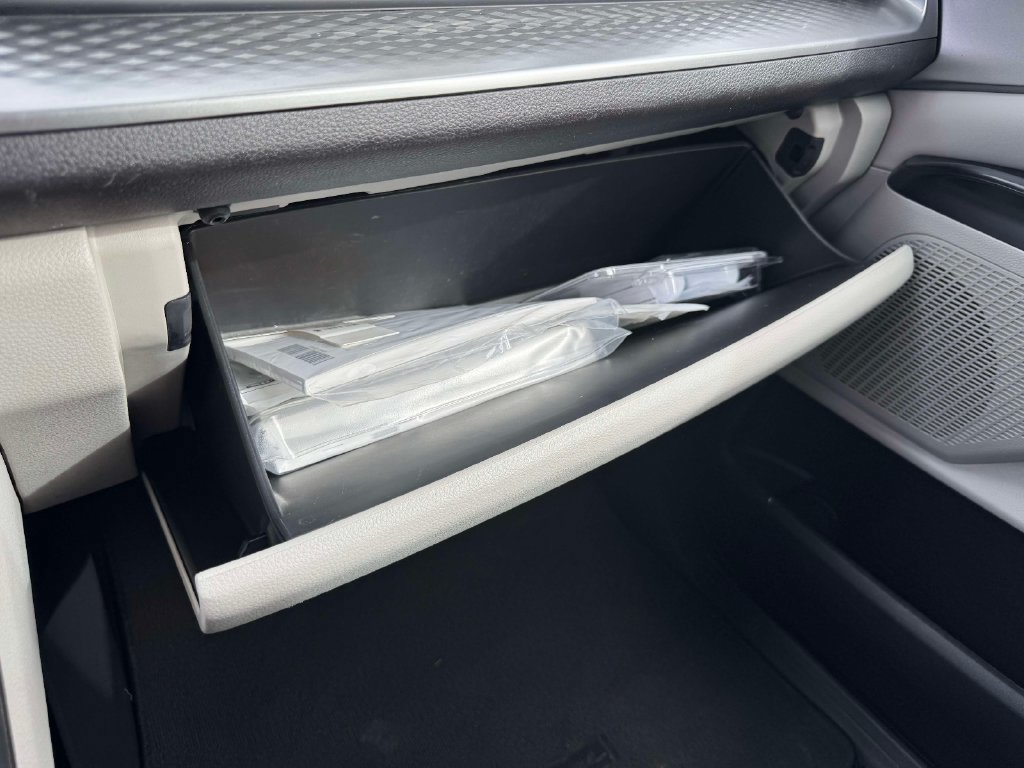 Certified 2024 Kia Carnival LX FWD image 35