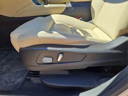 Used 2017 Cadillac XT5 w/ LPO, Wheel Lock Package image 24