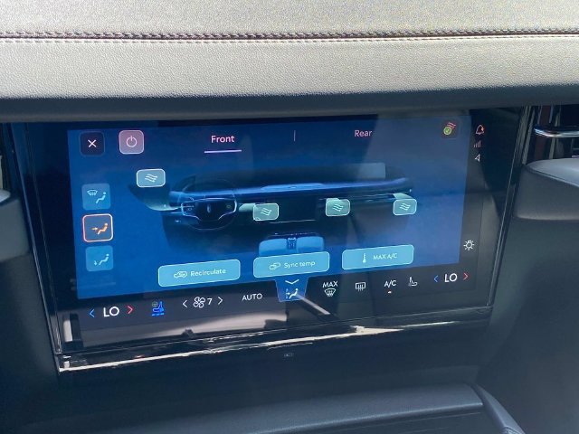 New 2027 Lincoln Navigator Reserve w/ Jet Appearance Package AWD/4WD image 23