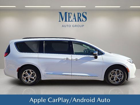 Used 2023 Chrysler Pacifica Limited image 7