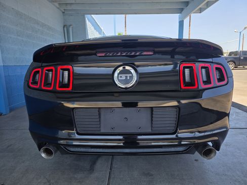 Used 2014 Ford Mustang GT RWD image 3