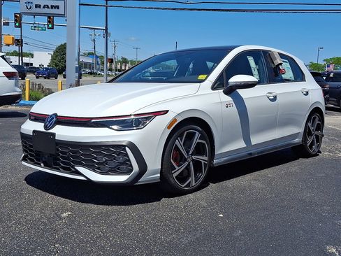 New 2025 Volkswagen GTI SE image 1