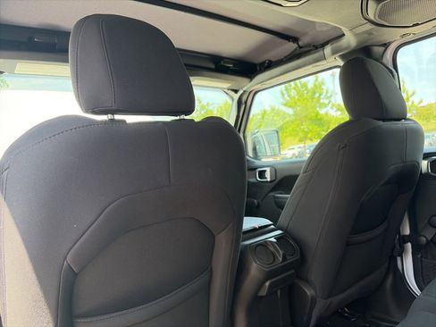 Used 2022 Jeep Gladiator Sport AWD/4WD image 23