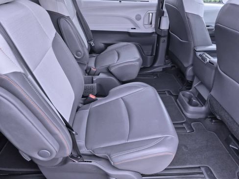 Used 2021 Toyota Sienna AWD image 21
