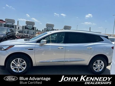 Used 2021 Buick Enclave Essence w/ Sound and Sites Package AWD/4WD image 2