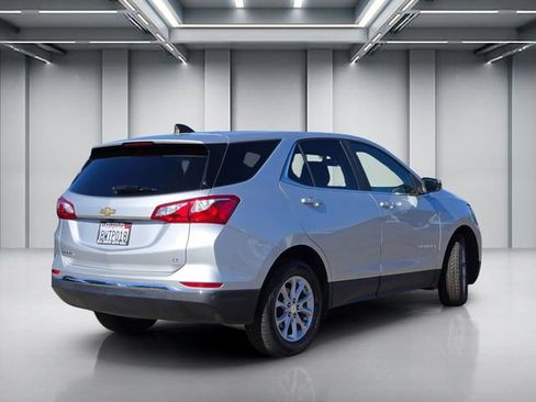 Used 2021 Chevrolet Equinox LT w/ Driver Convenience Package FWD image 4