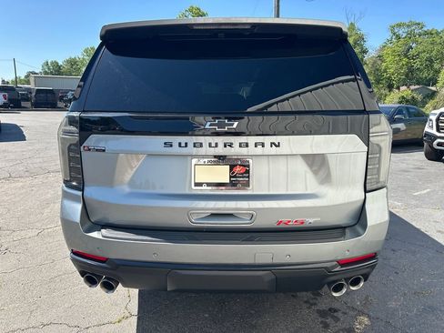 Used 2025 Chevrolet Suburban RST w/ RST Capability Package AWD/4WD image 7