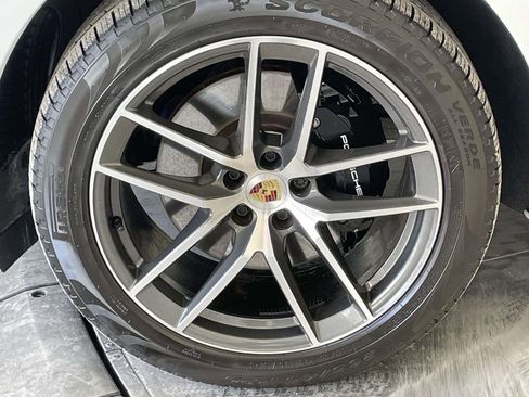 Used 2024 Porsche Macan S w/ Premium Plus Package image 11