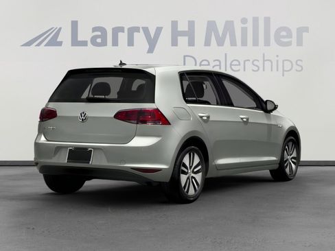 Used 2016 Volkswagen e-Golf SE image 2