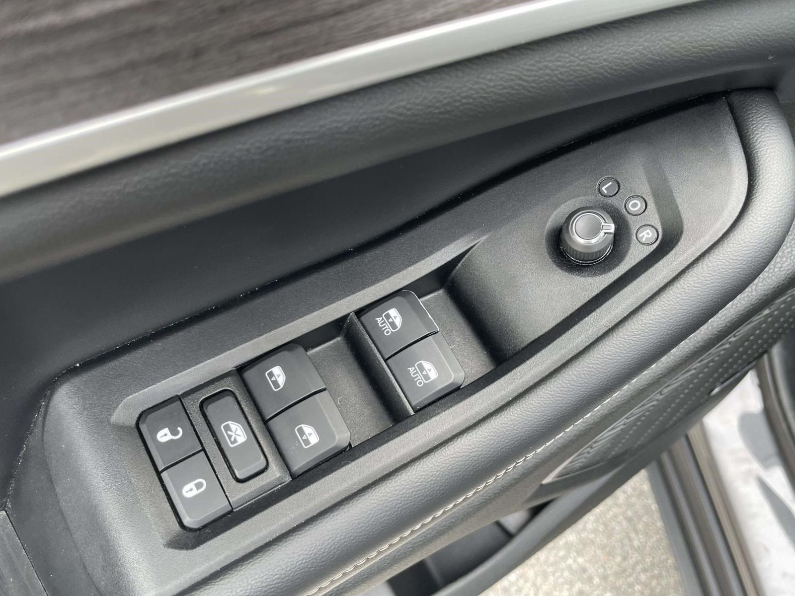 Used 2023 Jeep Grand Cherokee 4WD 4xe image 18