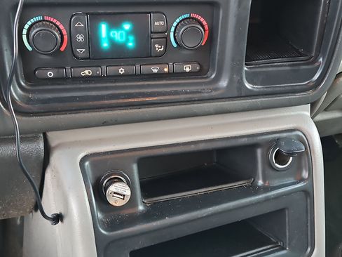 Used 2006 Chevrolet Silverado 2500 LT w/ Onstar Plus Package image 25