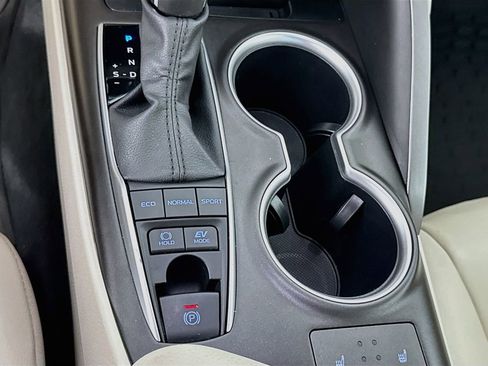 Used 2024 Toyota Camry XLE FWD image 22