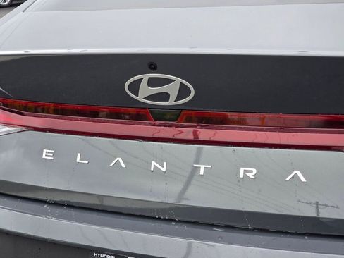 New 2026 Hyundai Elantra SE FWD image 13