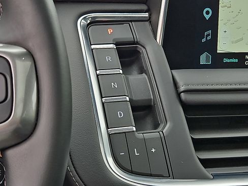 Used 2023 Chevrolet Tahoe LT w/ LT Signature Package AWD/4WD image 15