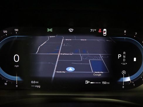 Used 2025 Volvo XC60 B5 Plus image 16