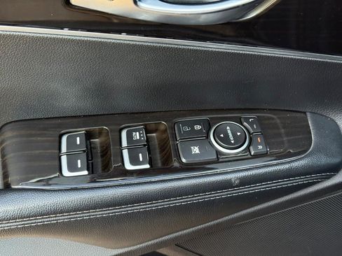 Used 2019 Kia Sorento L FWD image 18