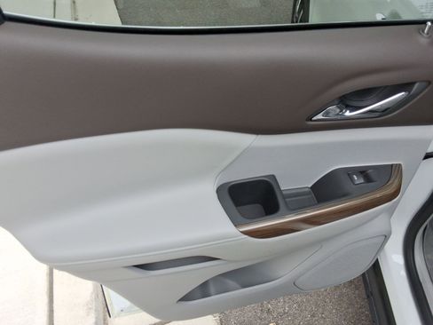 Used 2023 GMC Acadia SLE w/ Driver Convenience Package image 22