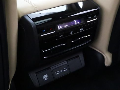 Used 2024 Acura MDX w/ Technology Package AWD/4WD image 11