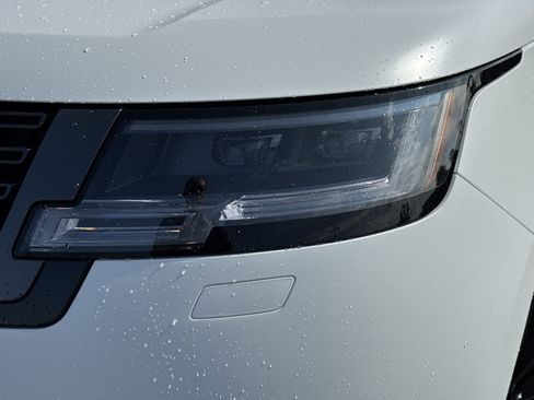 Used 2022 Land Rover Range Rover SE image 6