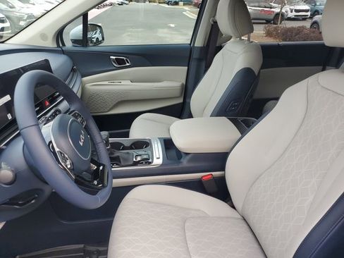 New 2026 Kia Carnival EX image 16